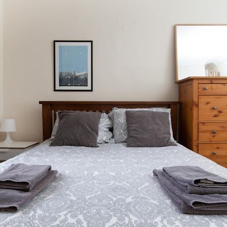 Amazing Apartments - London Road By Holyrood Park エディンバラ エクステリア 写真