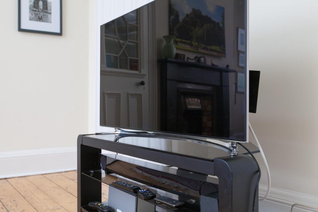 Amazing Apartments - London Road By Holyrood Park エディンバラ エクステリア 写真